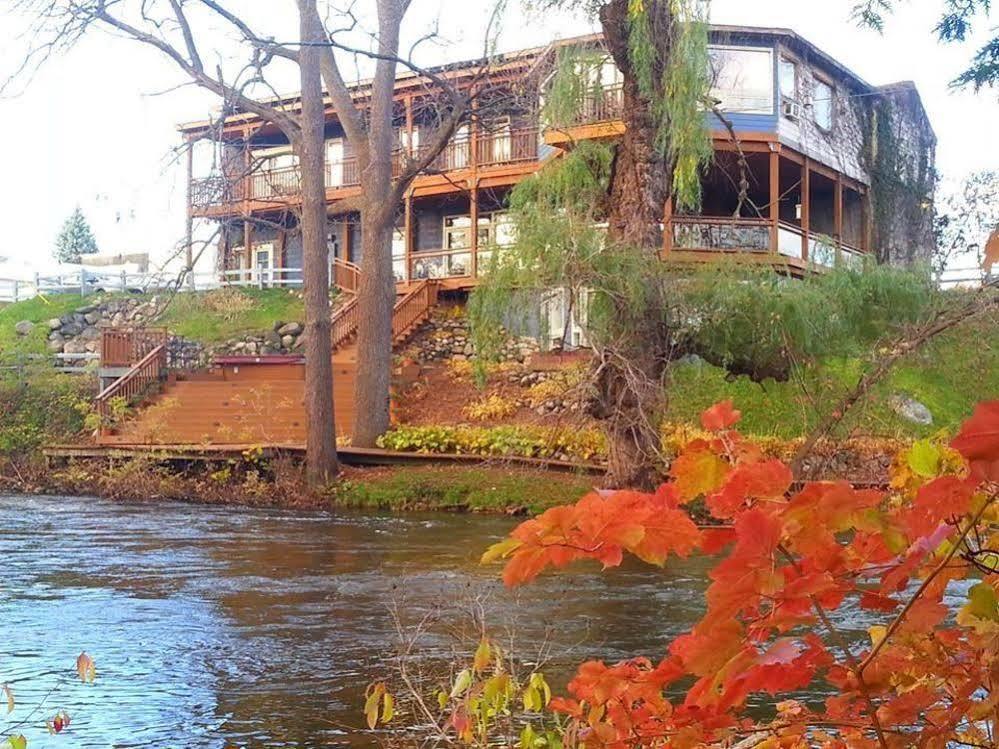 Stone Waters Inn Bellaire Esterno foto