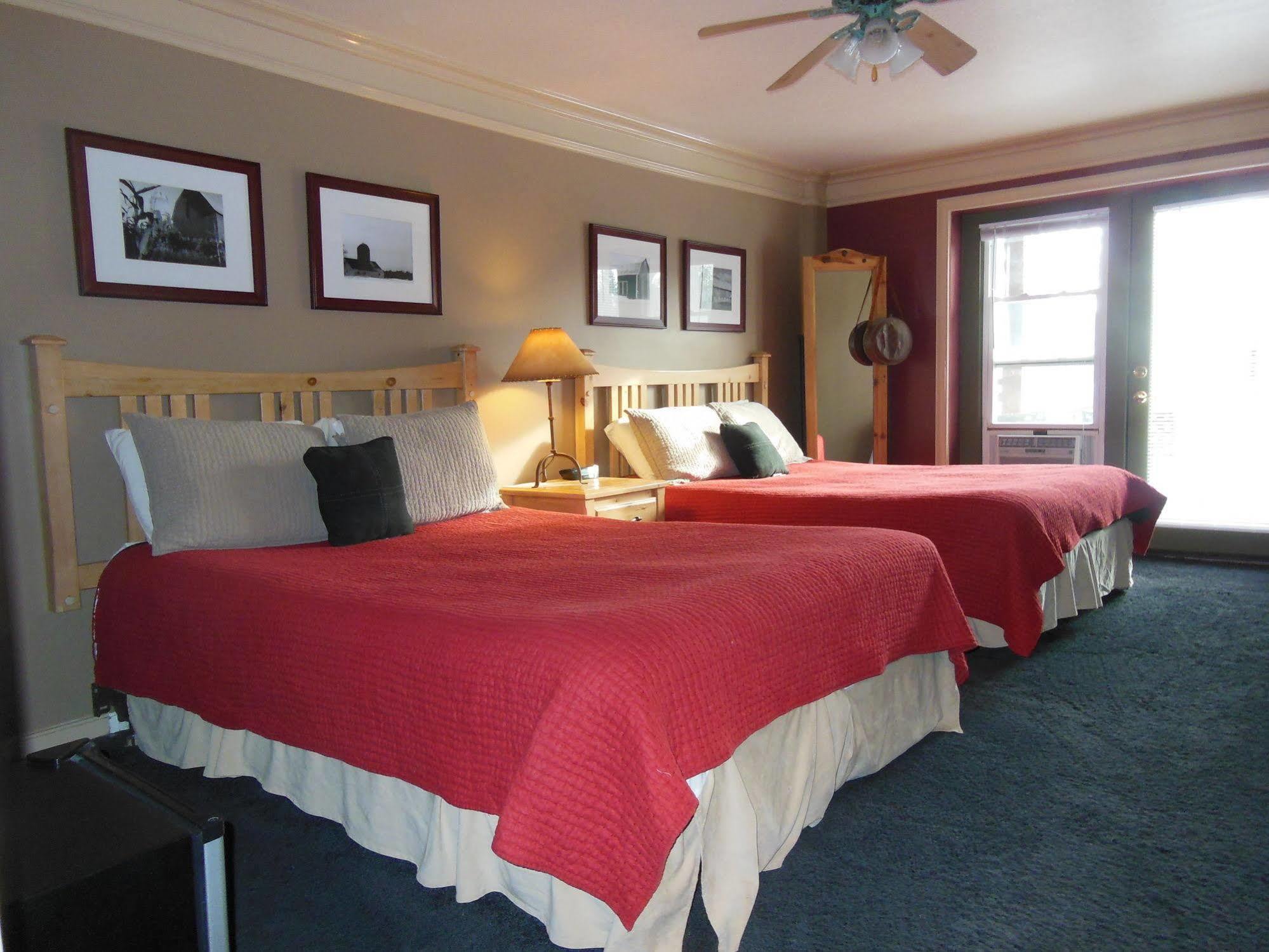 Stone Waters Inn Bellaire Esterno foto